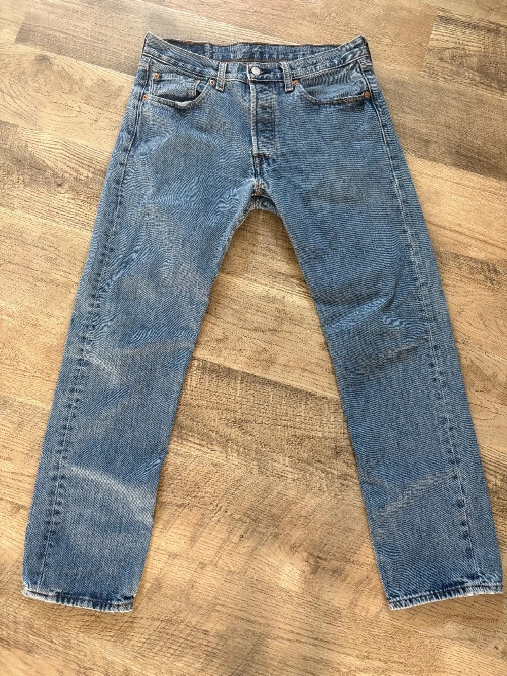 Levi’s 501 Original Fit Jeans Medium Stonewash waist 31 x length 30